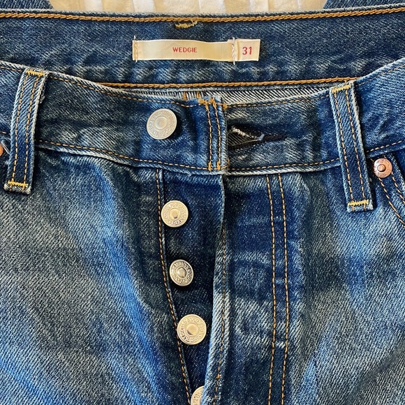 Wedgie style levies from aritzia - Picture 3 of 3